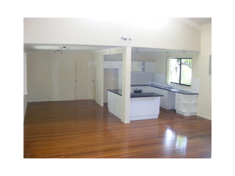 4 Laburnum Crescent, Noosaville QLD 4566