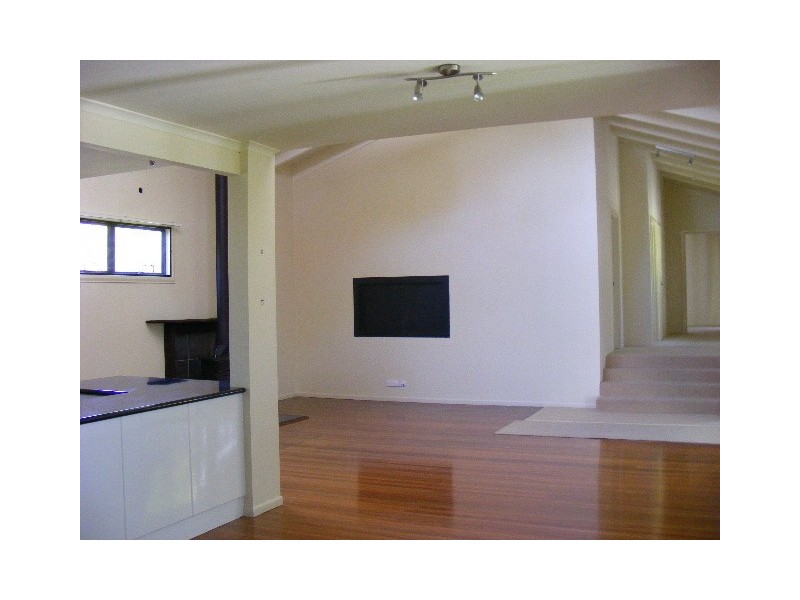 4 Laburnum Crescent, Noosaville QLD 4566