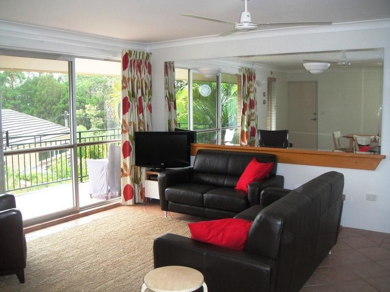 3/4 Bayview Road, Little Cove QLD 4567