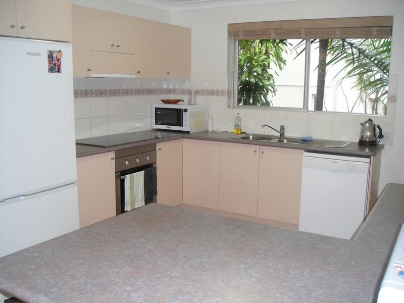 3/4 Bayview Road, Little Cove QLD 4567