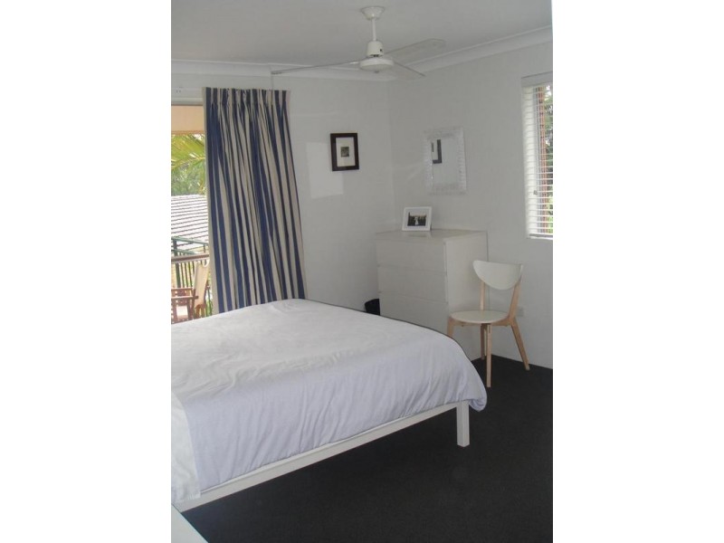 3/4 Bayview Road, Little Cove QLD 4567