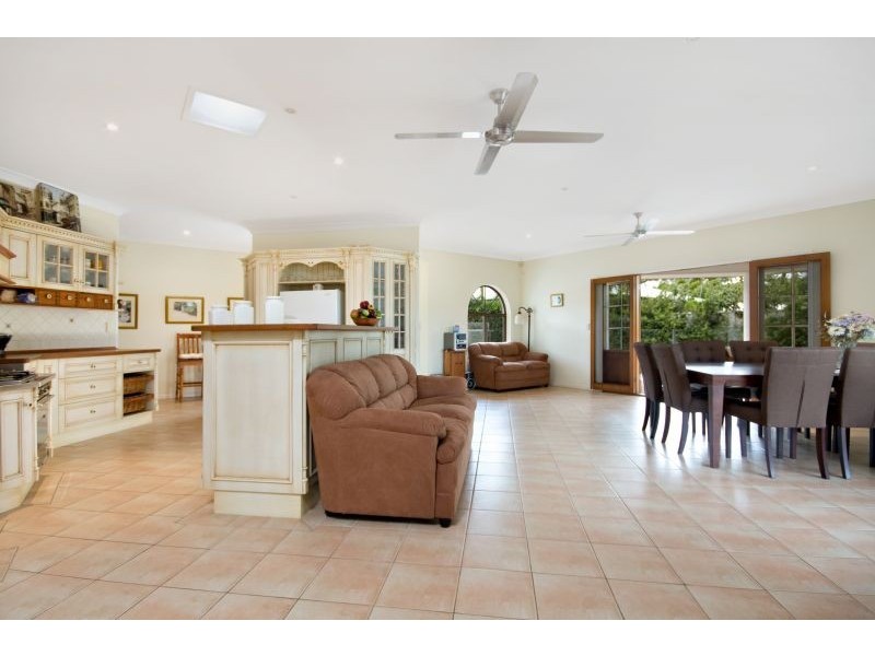 20 Muirfield Cres, Tewantin QLD 4565
