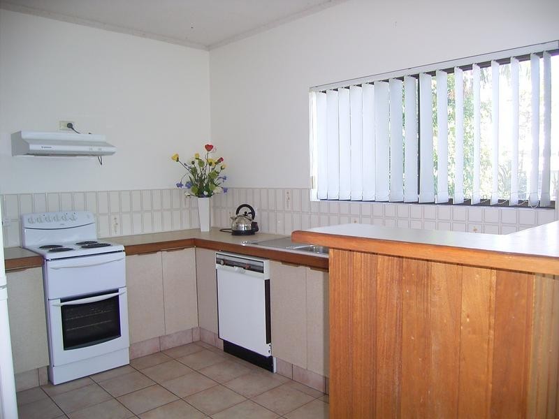2/263 Gympie Terrace, Noosaville QLD 4566