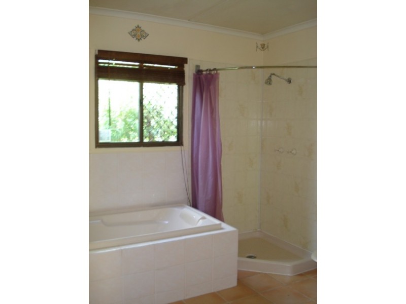 28 Pines Ave, Cooroibah QLD 4565