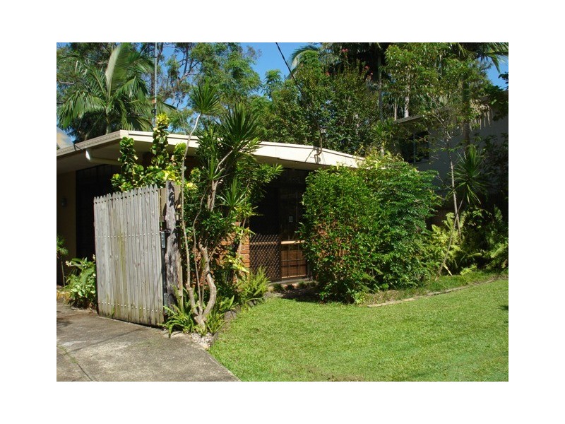 28 Pines Ave, Cooroibah QLD 4565