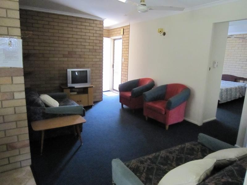 2/27 The Cockleshell, Noosaville QLD 4566