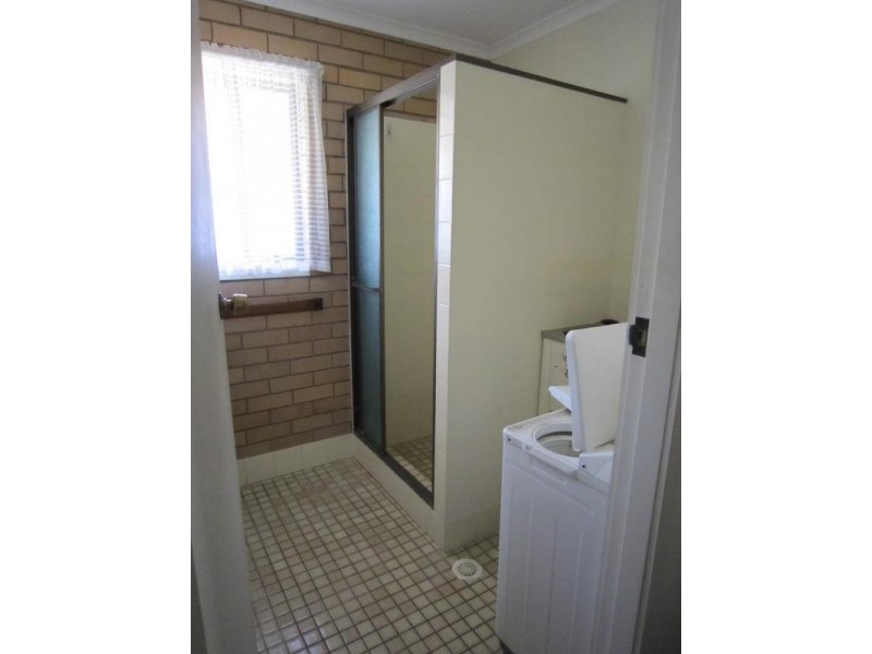 2/27 The Cockleshell, Noosaville QLD 4566