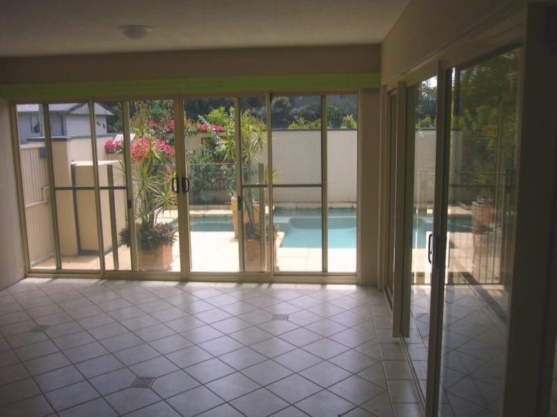 1/3 Nola St, Noosaville QLD 4566