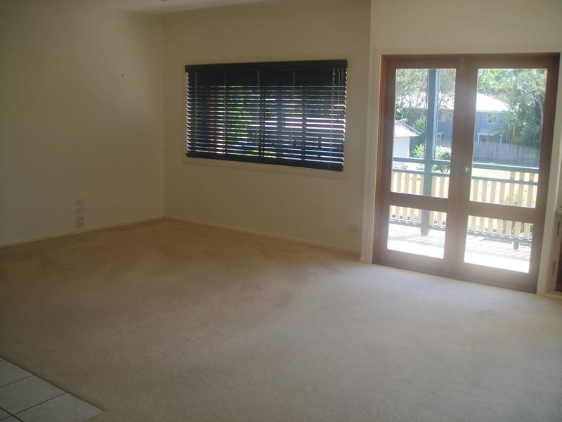 1/3 Nola St, Noosaville QLD 4566