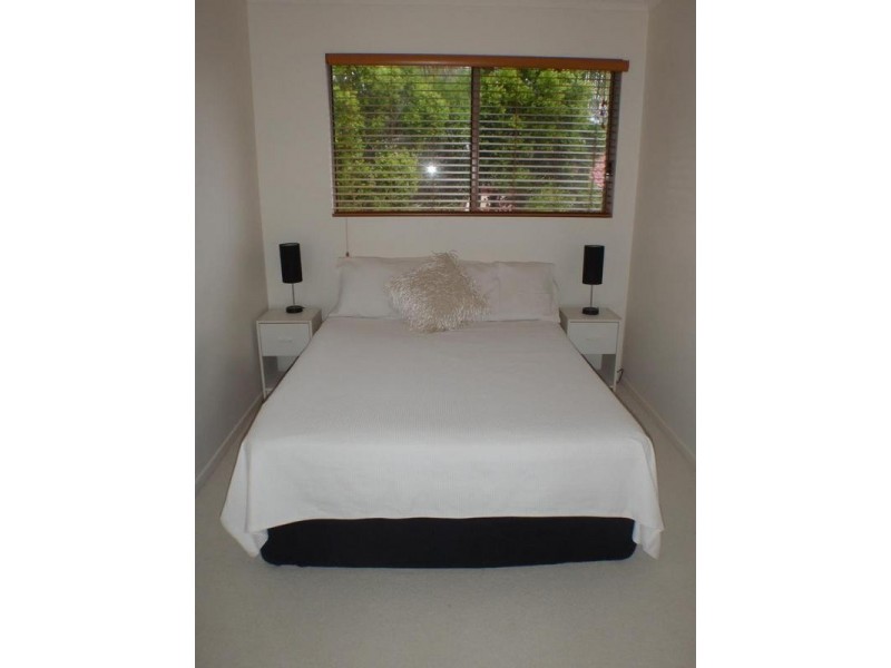 118/24 Lake Weyba Dr, Noosaville QLD 4566