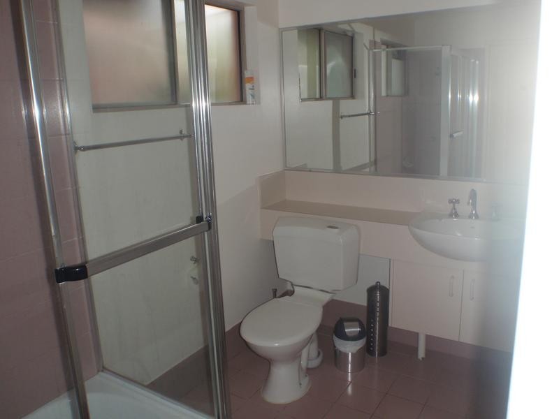 118/24 Lake Weyba Dr, Noosaville QLD 4566