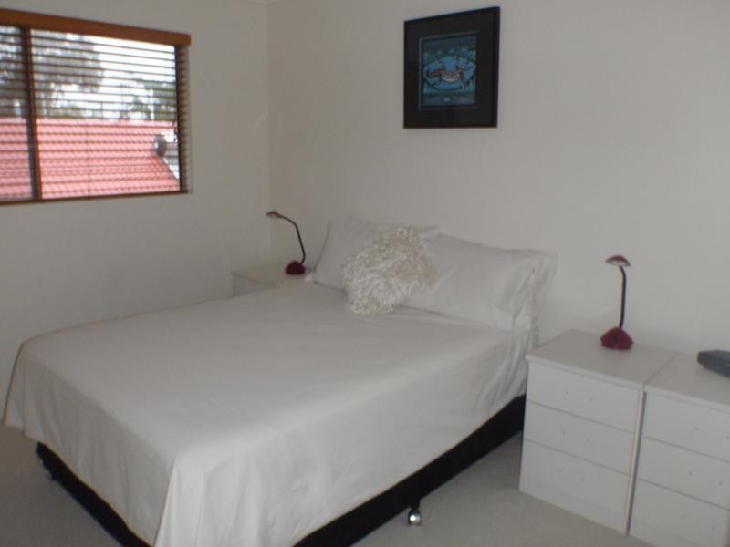 118/24 Lake Weyba Dr, Noosaville QLD 4566