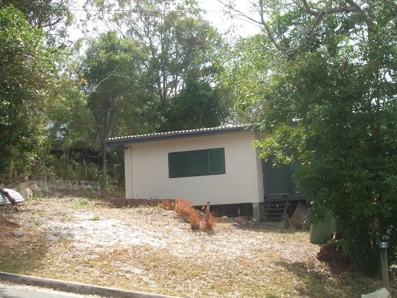 4 Honeysuckle La, Noosa Heads QLD 4567