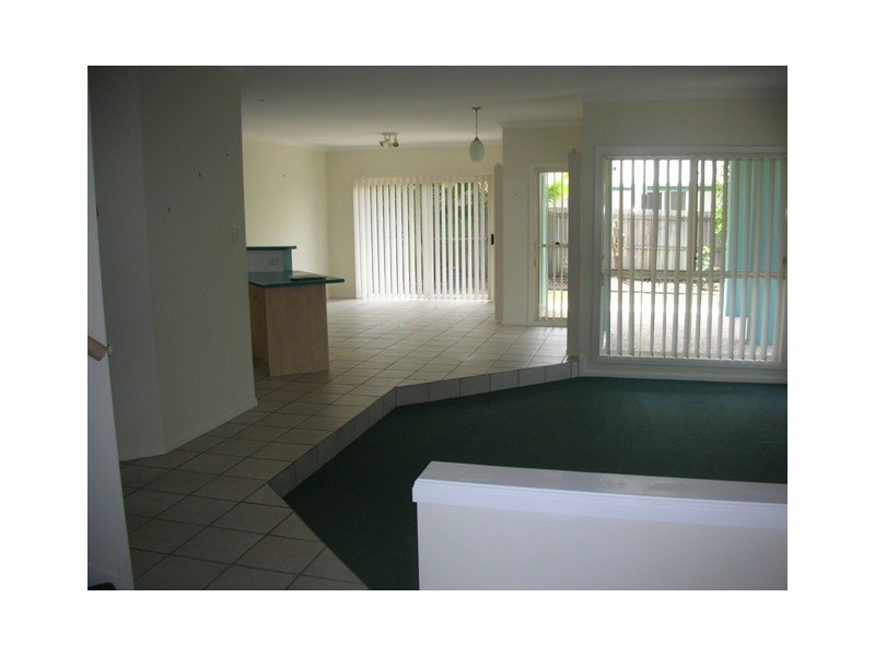 4 Seagull Ct, Noosaville QLD 4566