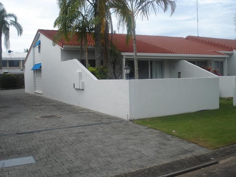 1/11 Woorookool Pl, Noosaville QLD 4566