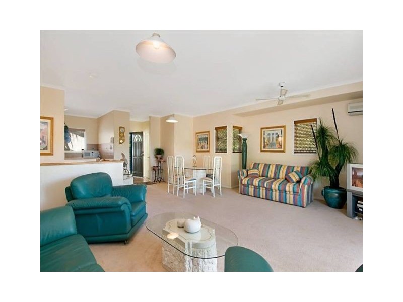 1/5 Katharina St, Noosa Heads QLD 4567