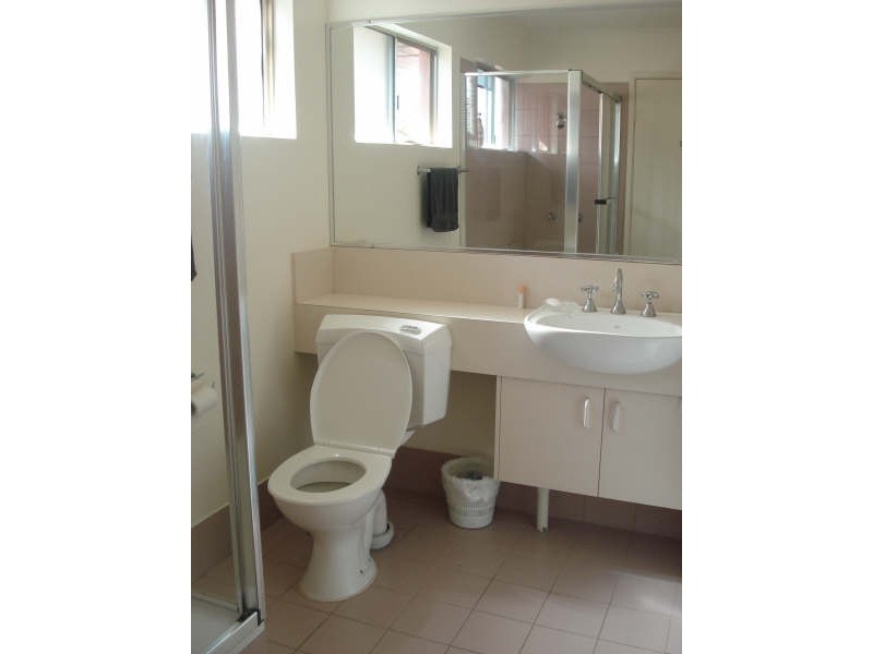 118/24 Lake Weyba Dr, Noosaville QLD 4566