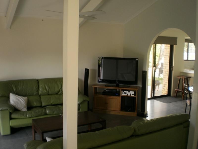 86 Goodchap St, Noosaville QLD 4566