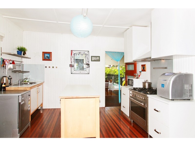 94 Moorindil St, Tewantin QLD 4565