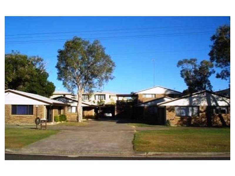 2/11 Robert St, Noosaville QLD 4566