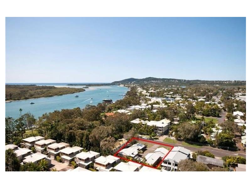 2/11 Robert St, Noosaville QLD 4566