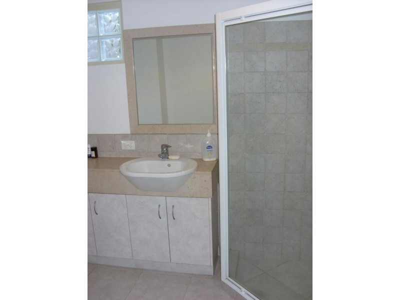 2/235 Gympie Tce, Noosaville QLD 4566