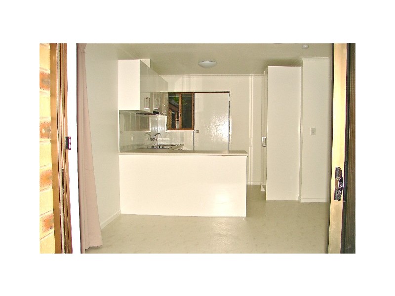 2/11 Robert St, Noosaville QLD 4566