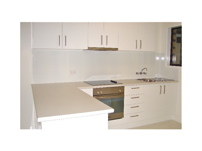 2/11 Robert St, Noosaville QLD 4566