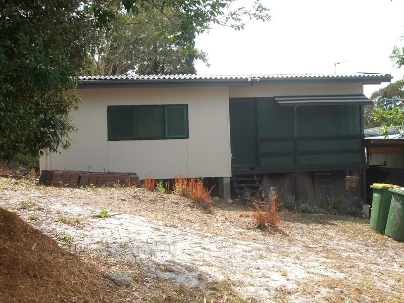 4 Honeysuckle La, Noosa Heads QLD 4567