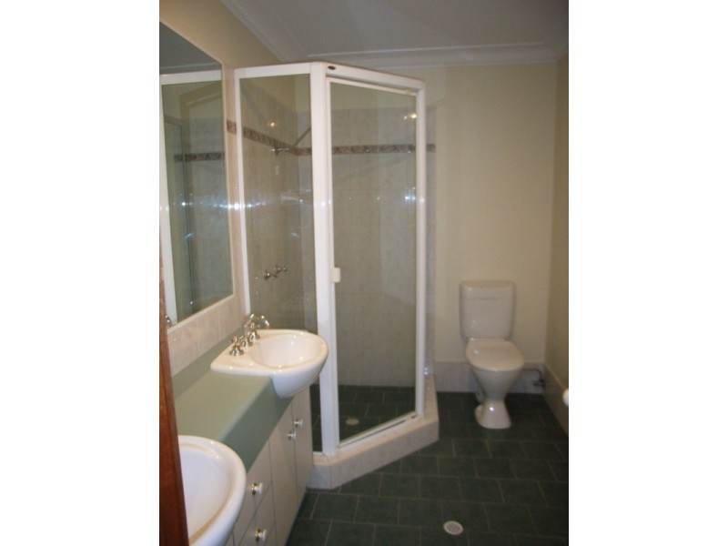 1/414 STENNER STREET, Kearneys Spring QLD 4350
