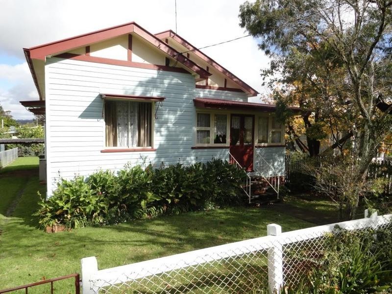 50 Geoffrey Street, Mount Lofty QLD 4350