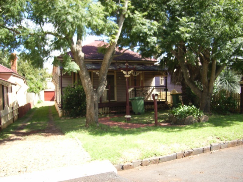 7 Grenier Street, North Toowoomba QLD 4350