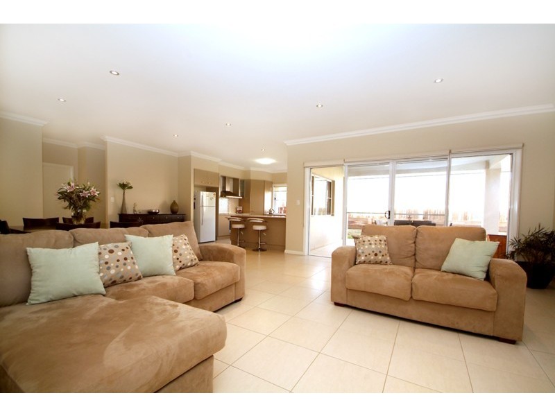 20 McCallum Court, Middle Ridge QLD 4350