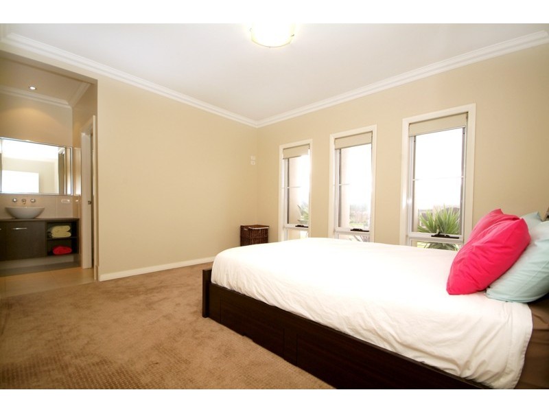 20 McCallum Court, Middle Ridge QLD 4350