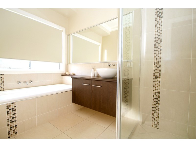 20 McCallum Court, Middle Ridge QLD 4350