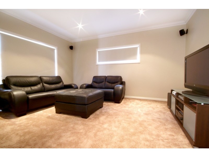 20 McCallum Court, Middle Ridge QLD 4350