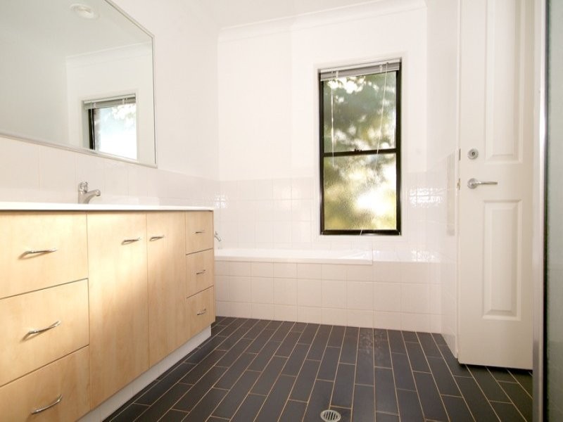 1/94 Tourist Road, Rangeville QLD 4350