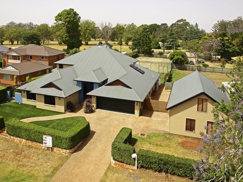 72 Spring Street, Middle Ridge QLD 4350