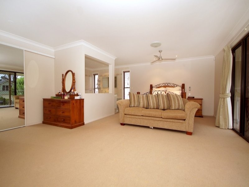 72 Spring Street, Middle Ridge QLD 4350