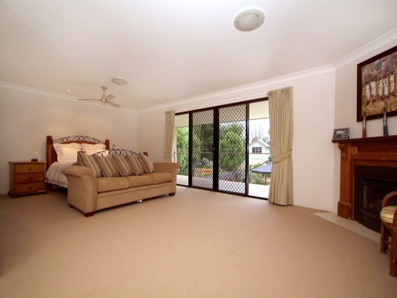 72 Spring Street, Middle Ridge QLD 4350