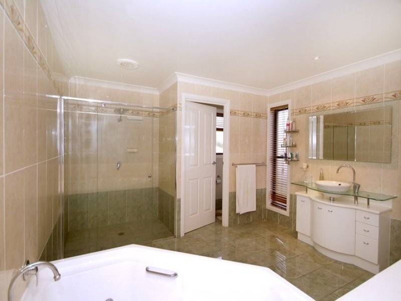 72 Spring Street, Middle Ridge QLD 4350