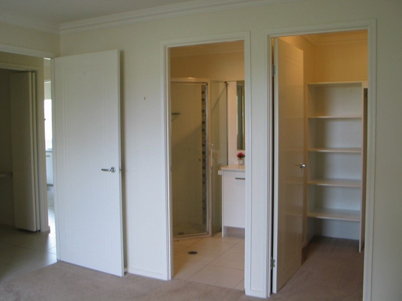 2/18A James Street, Rangeville QLD 4350