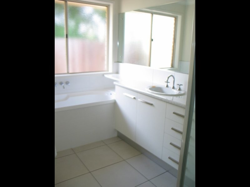 2/18A James Street, Rangeville QLD 4350