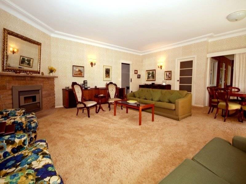 21 Wirra Wirra Street, Mount Lofty QLD 4350