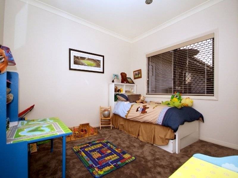 14 Kingfisher Drive, Highfields QLD 4352