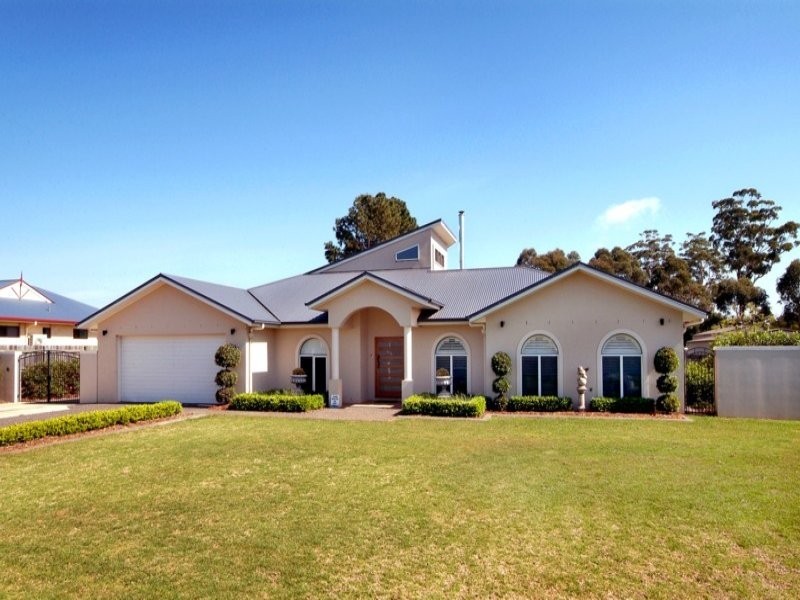 8 Arcadia Court, Highfields QLD 4352