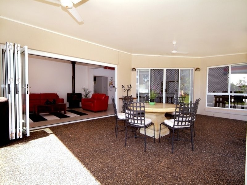 8 Arcadia Court, Highfields QLD 4352
