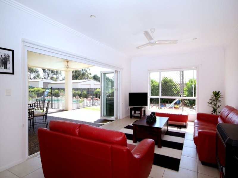 8 Arcadia Court, Highfields QLD 4352