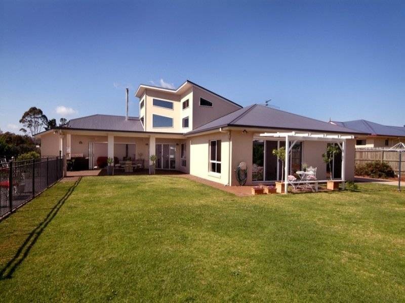 8 Arcadia Court, Highfields QLD 4352