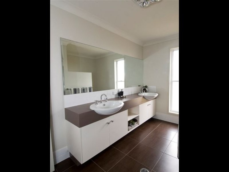 54 Mather Street, Highfields QLD 4352